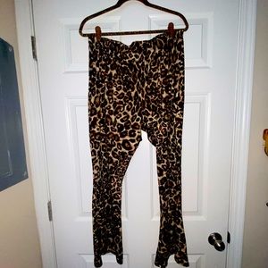 🚫SOLD🚫 Cheetah print flared pants PLUS SIZE